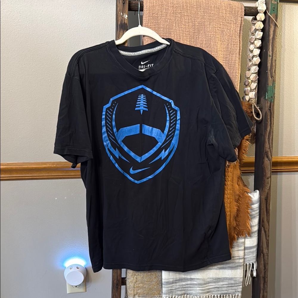 Nike Black and Blue Short Sleeve Tee with Geometric Logo